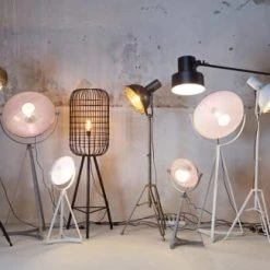 Bepurehome Lampadaires Lampadaire Trépied Métal Blanc Lampe Sur Pied -Luminaires Ventes lampadaire trepied metal blanc lampe sur pied 2