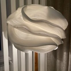 Now’s Home Lampes à Poser Lampe à Poser En Zipper Ivoire Pied En Teck H94 -Luminaires Ventes lampe a poser en zipper ivoire pied en teck h94 2